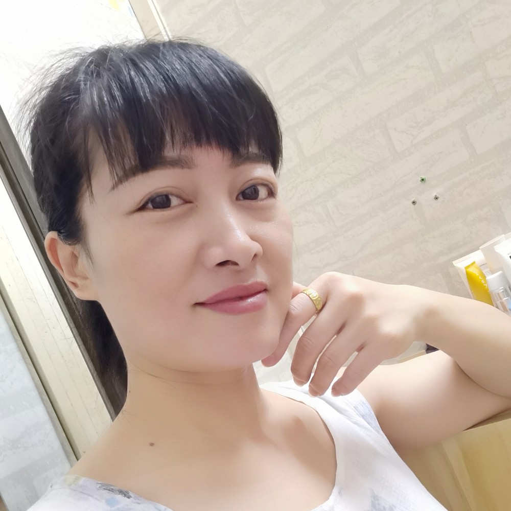 努力的生活的小花的照片
