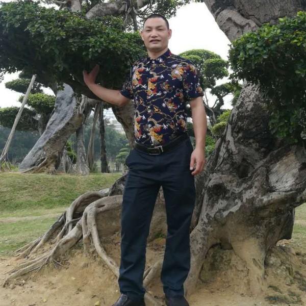 黄斐善的照片