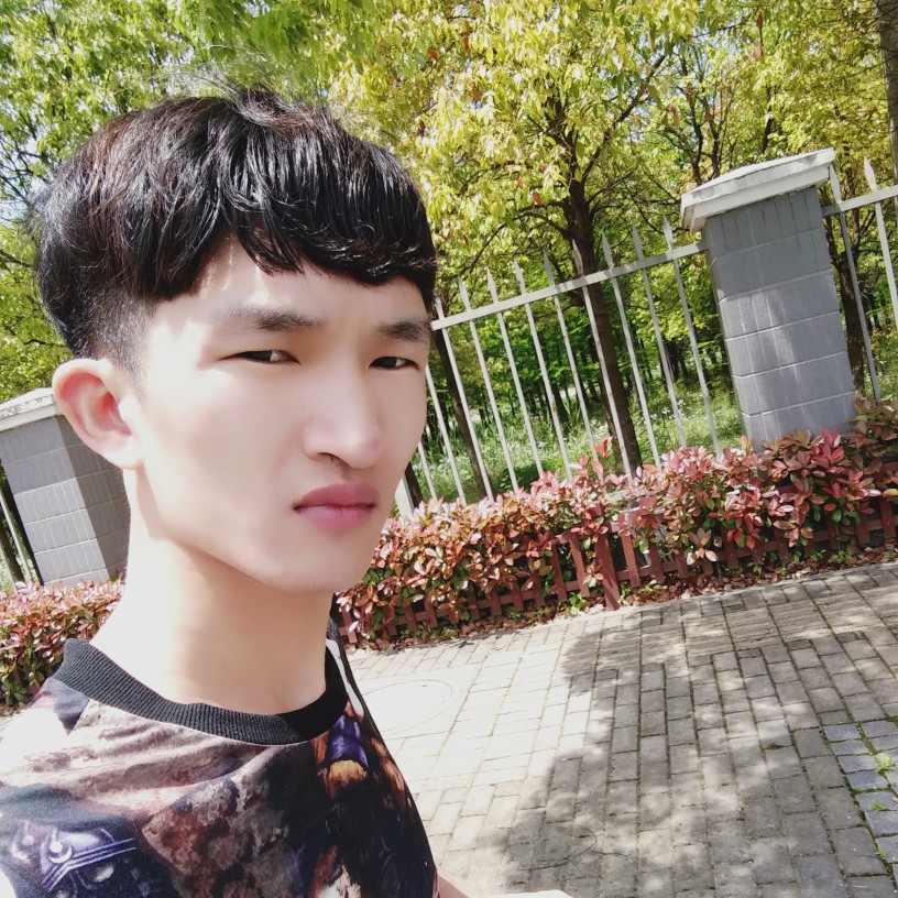 高兴爱恋八宝粥的照片