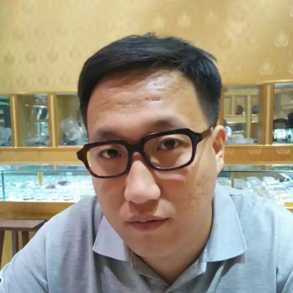 嗑泡泡的照片