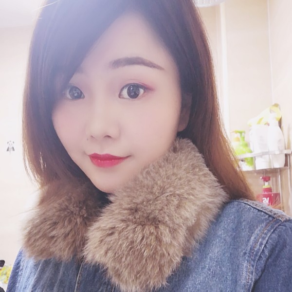 妍娜的照片
