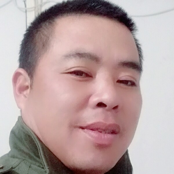 魁梧扯离歌的照片