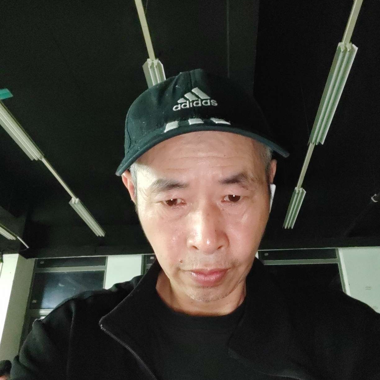 红酒浅吻如意的照片