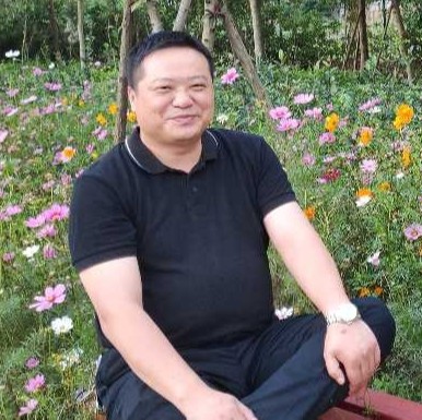 均鸿的照片