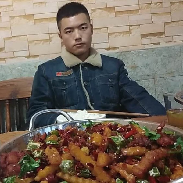 约不约美女的照片