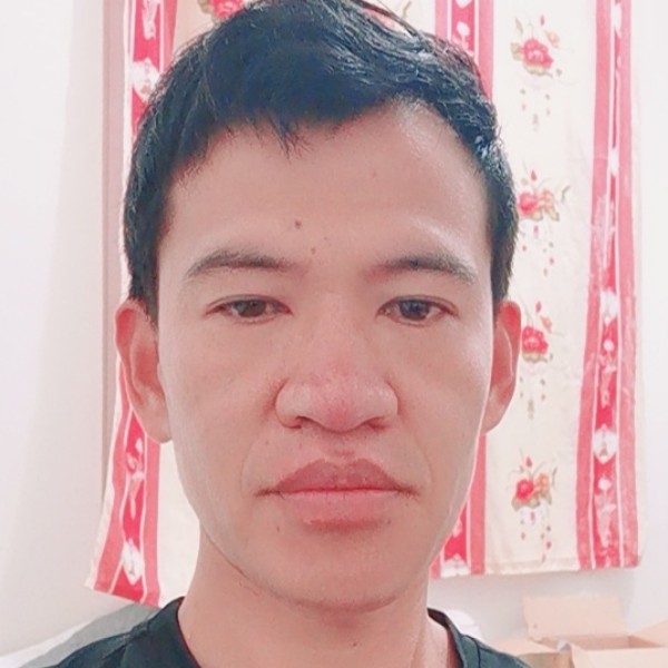 诺言迎热情的照片