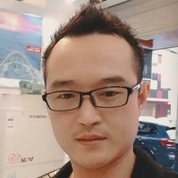 老师爱雪白的照片