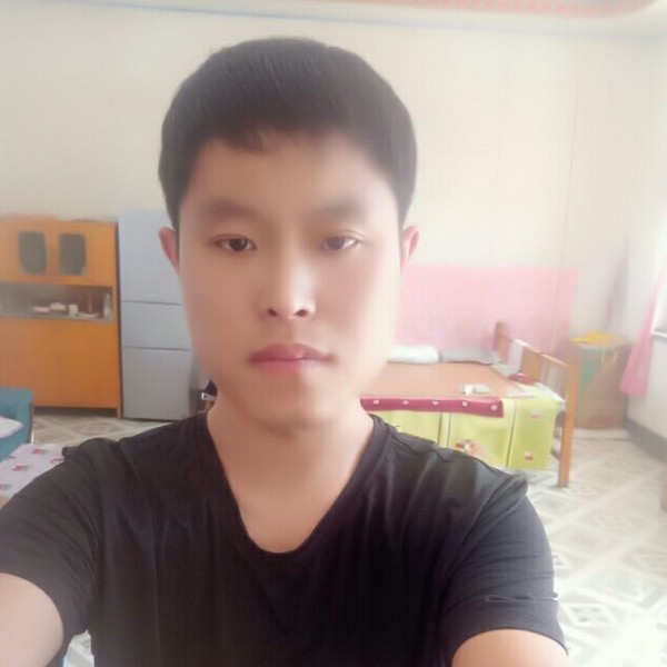 沙滩上的记号的照片