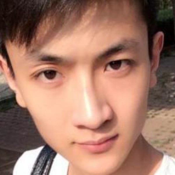 自觉笑火车的照片