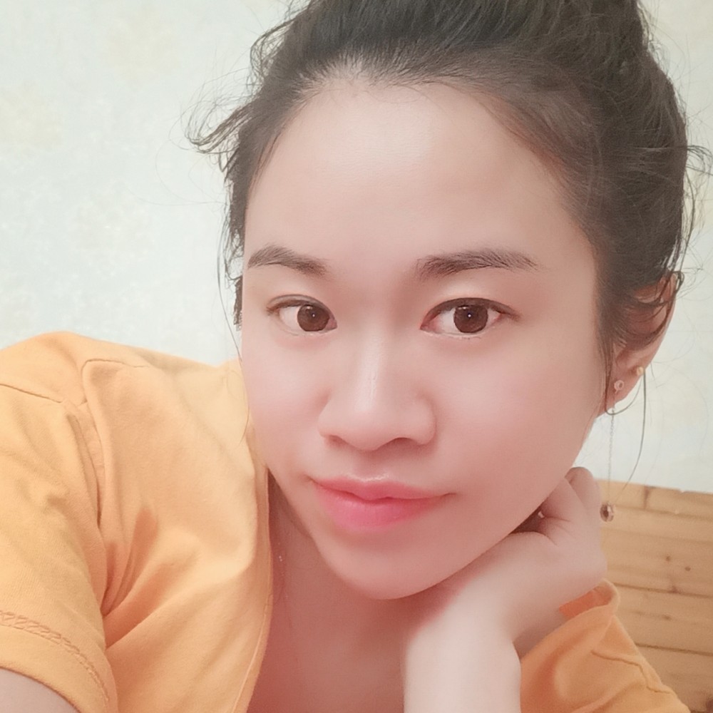 淘气猫的照片