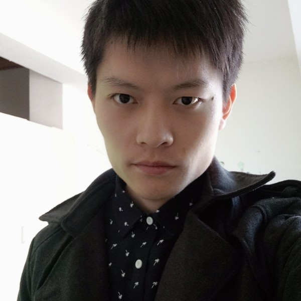 沉倫的照片