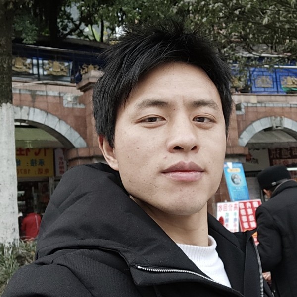 慈祥苦恋高山的照片