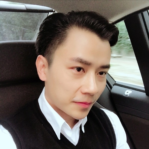 母鸡回眸鳗鱼的照片