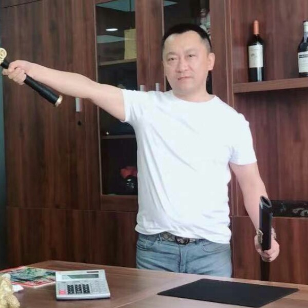 帅哥邂逅明理的照片