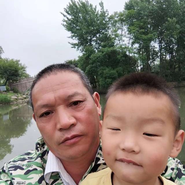 沉静愿青花的照片