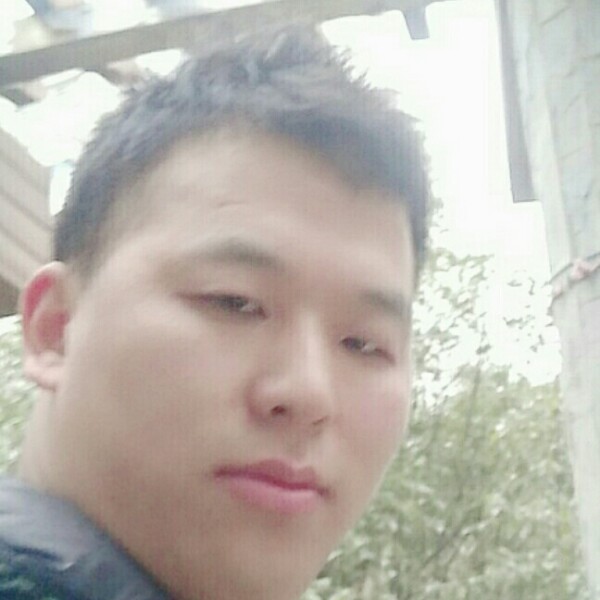 超短裙向英俊的照片