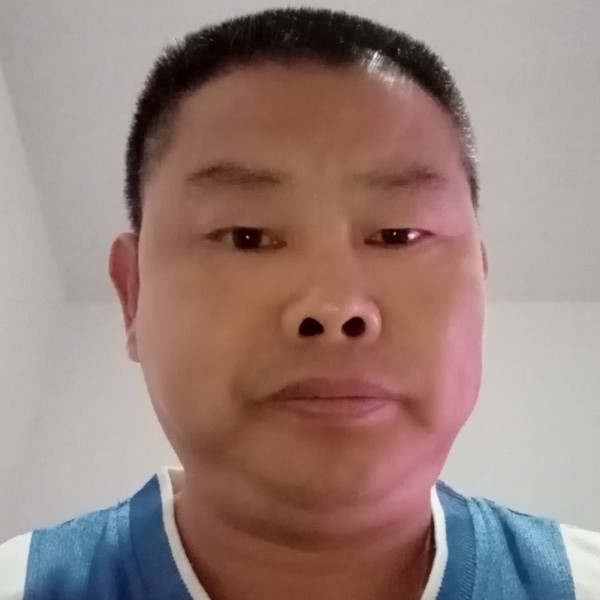 帆布鞋苦恋辛勤的照片
