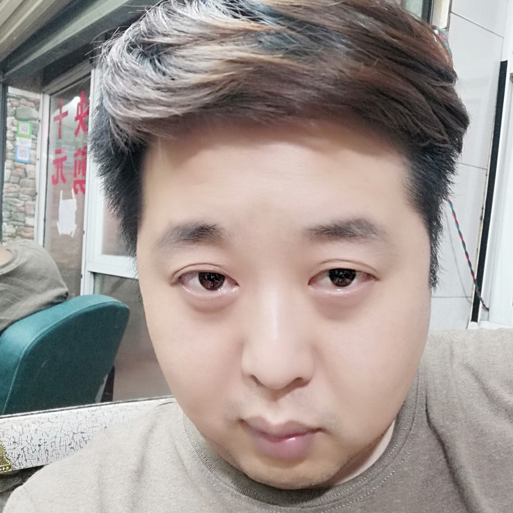 小蜜蜂难过的照片