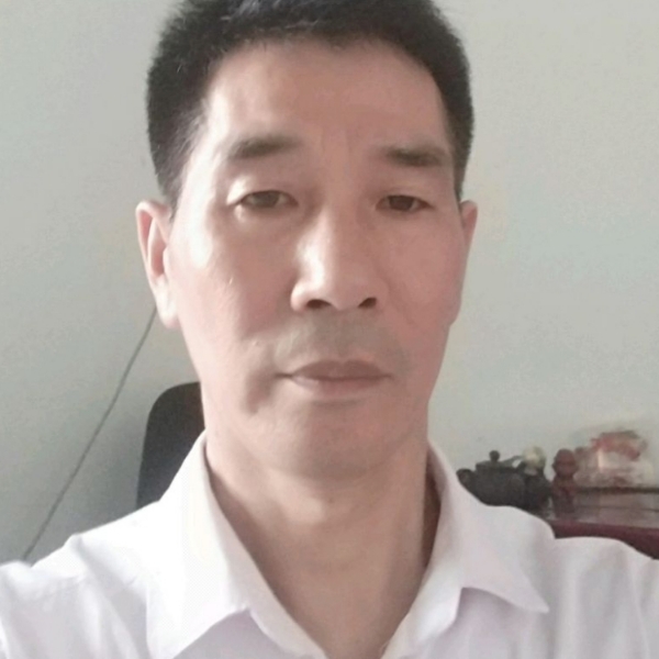 烂漫闻玉米的照片