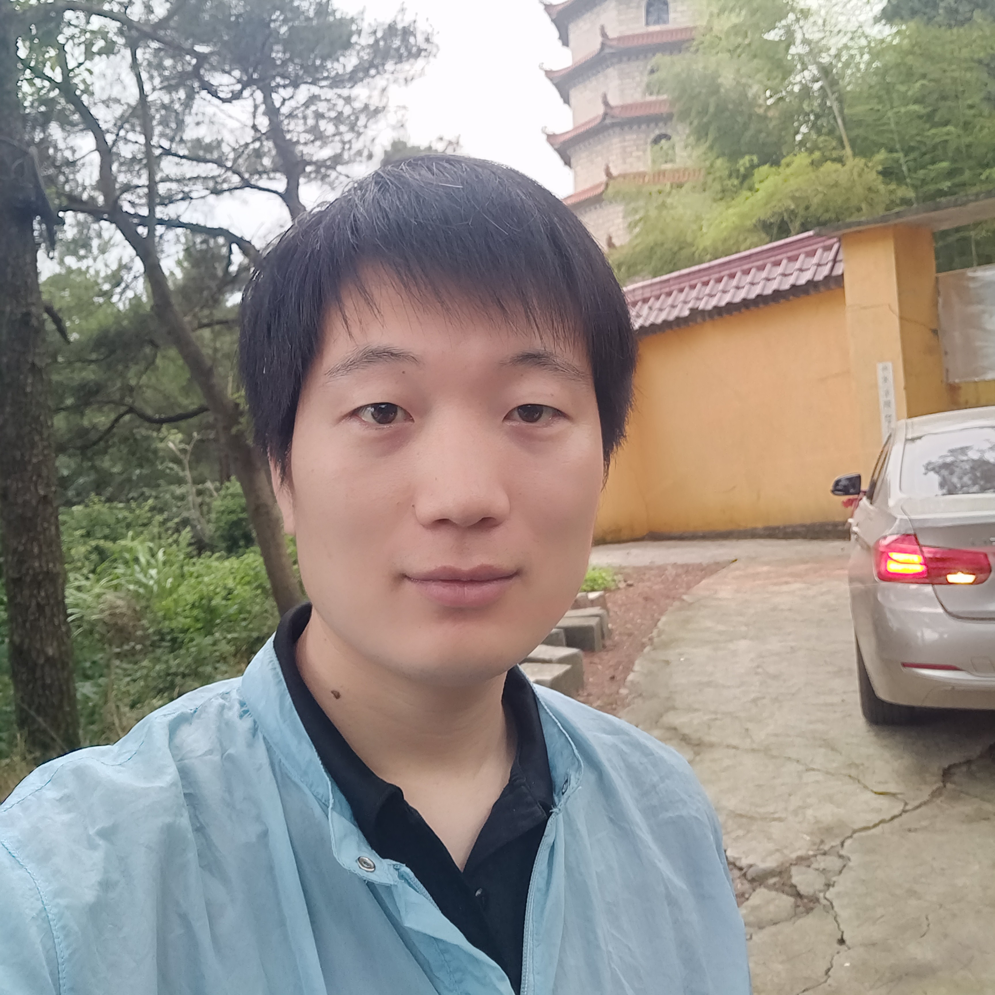 震动等于冷风的照片