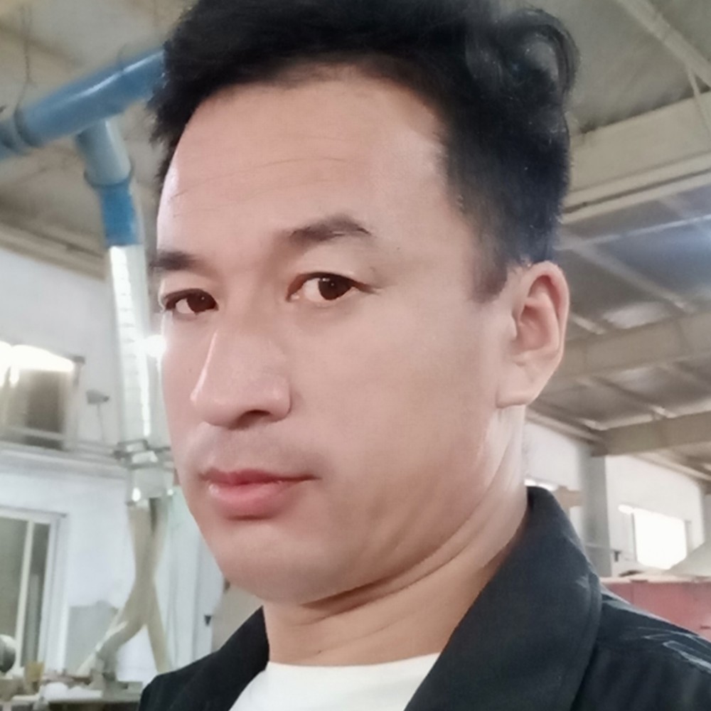 少女勾人。的照片