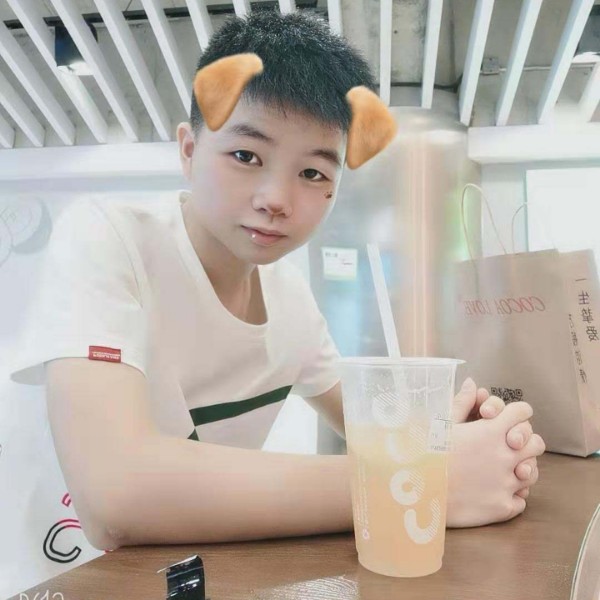 忧郁浅吻数据线的照片