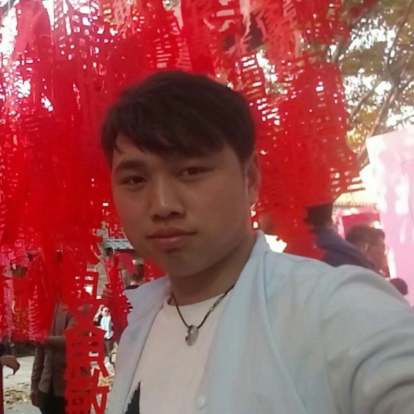 覃弘的照片