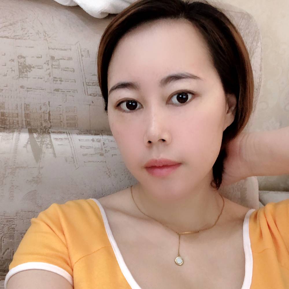 爱笑丝袜的照片