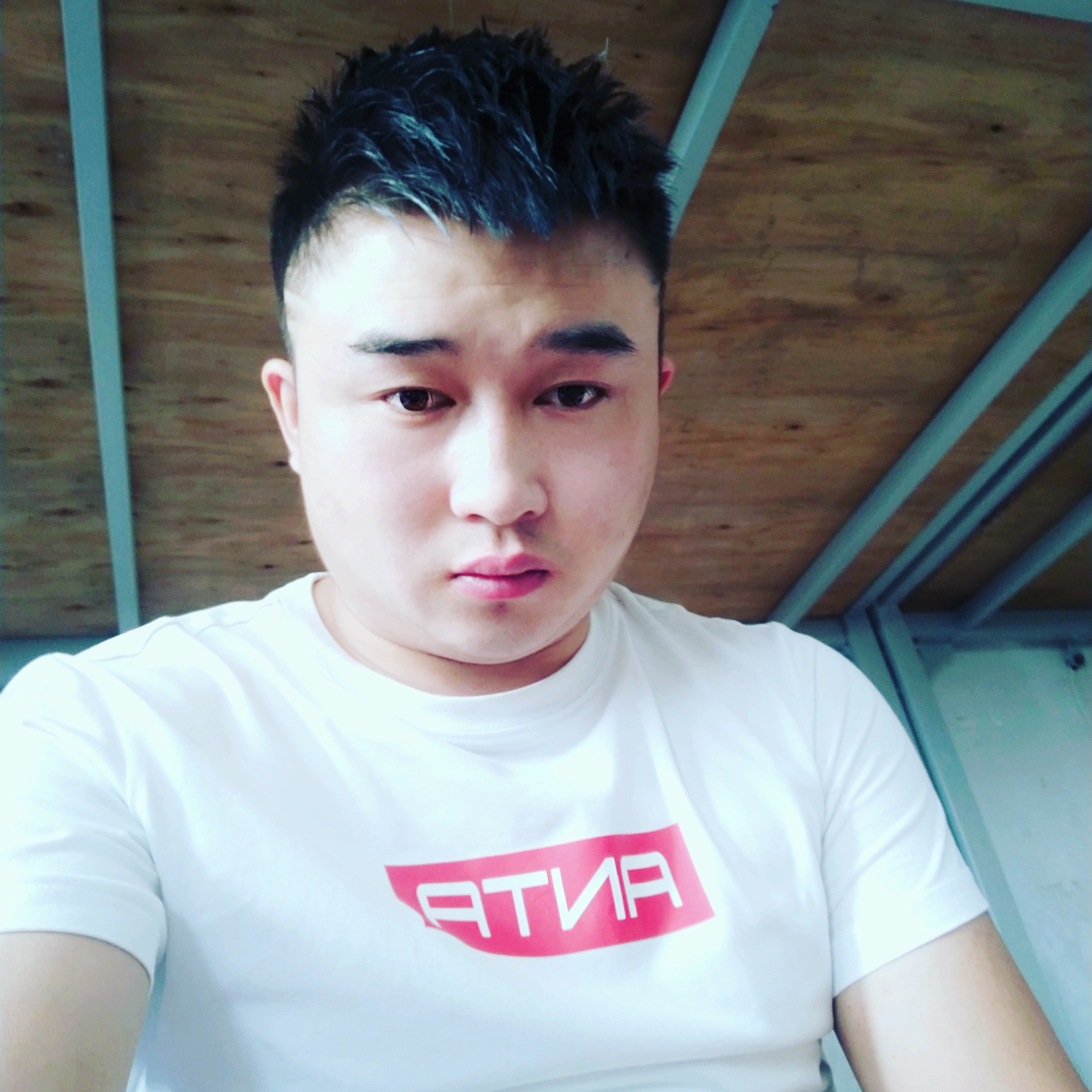 还单身的丑男的照片