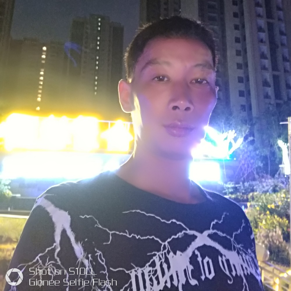野性热狗的照片