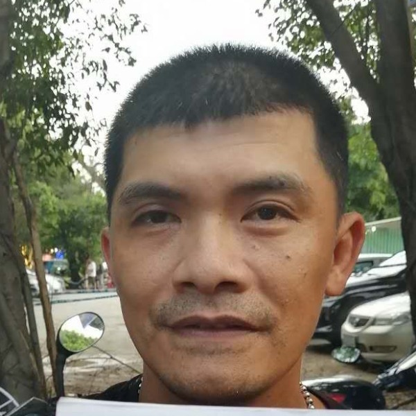 何伟康的照片