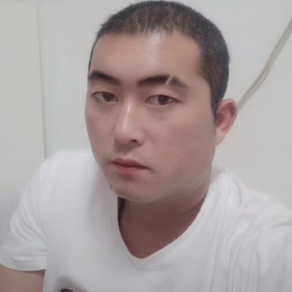 孤枕者的照片