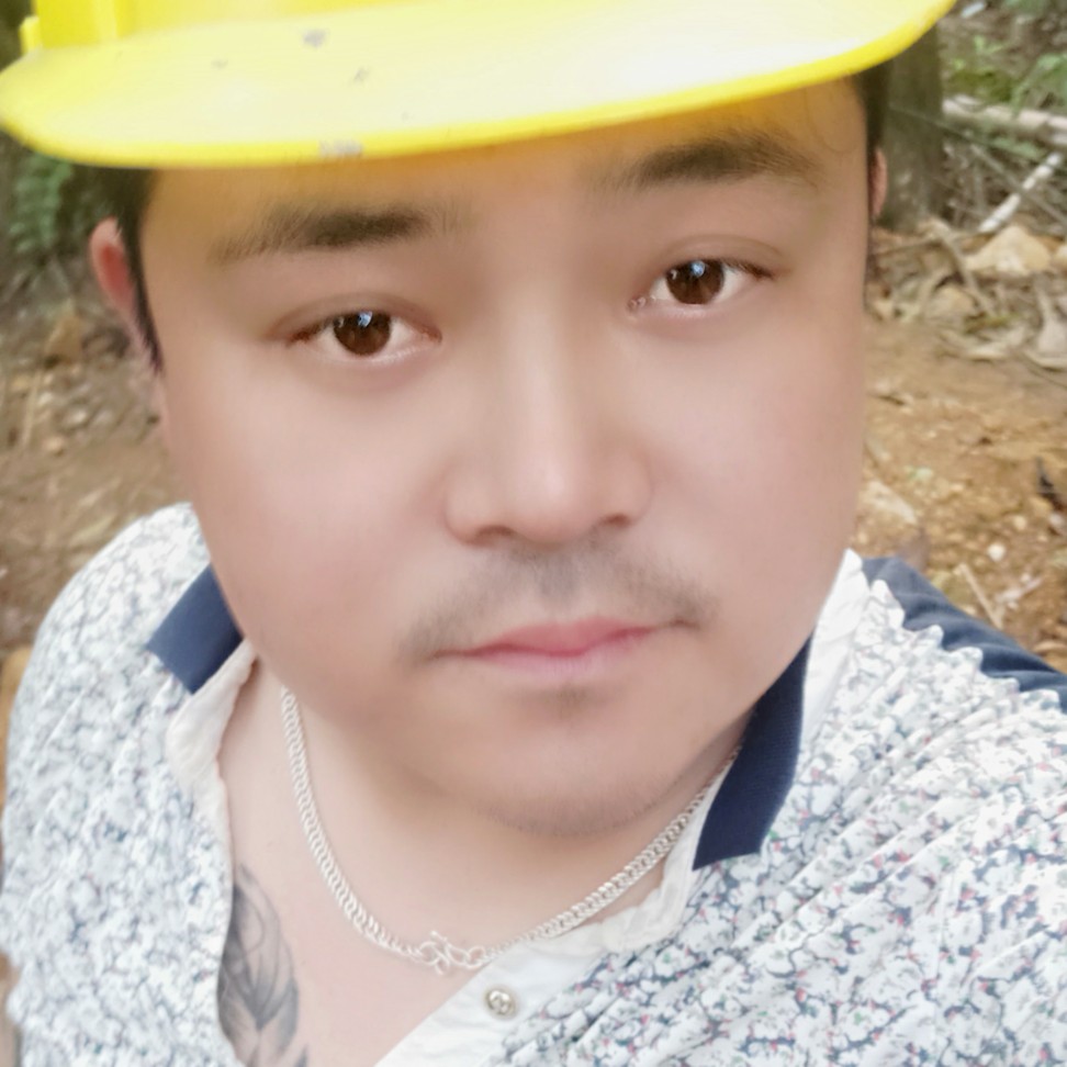 暖阳腼腆的照片