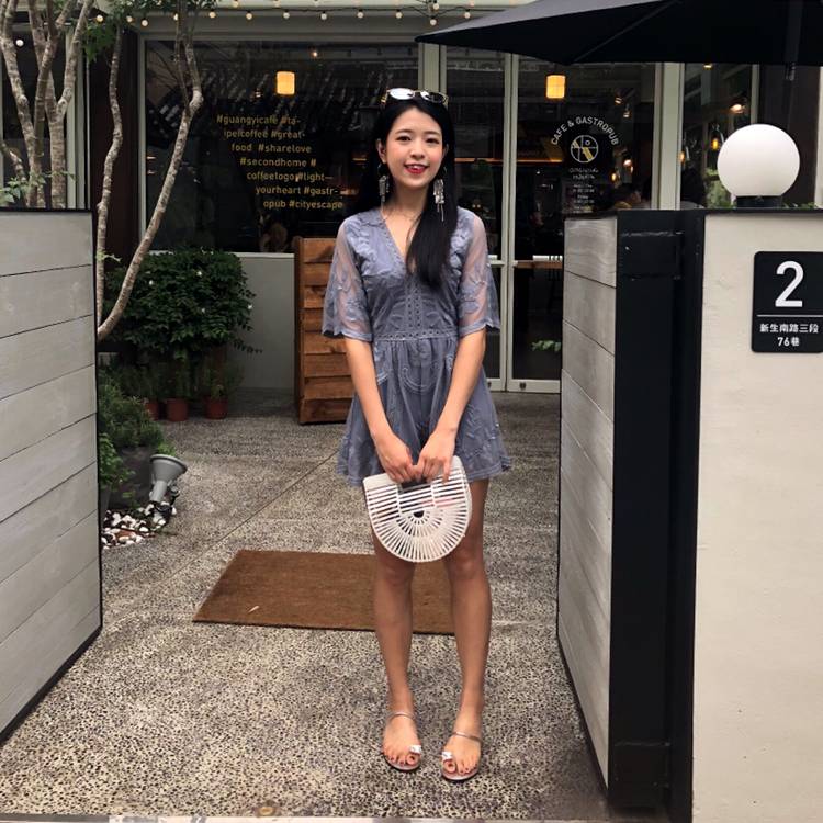清晴婼燕子的照片