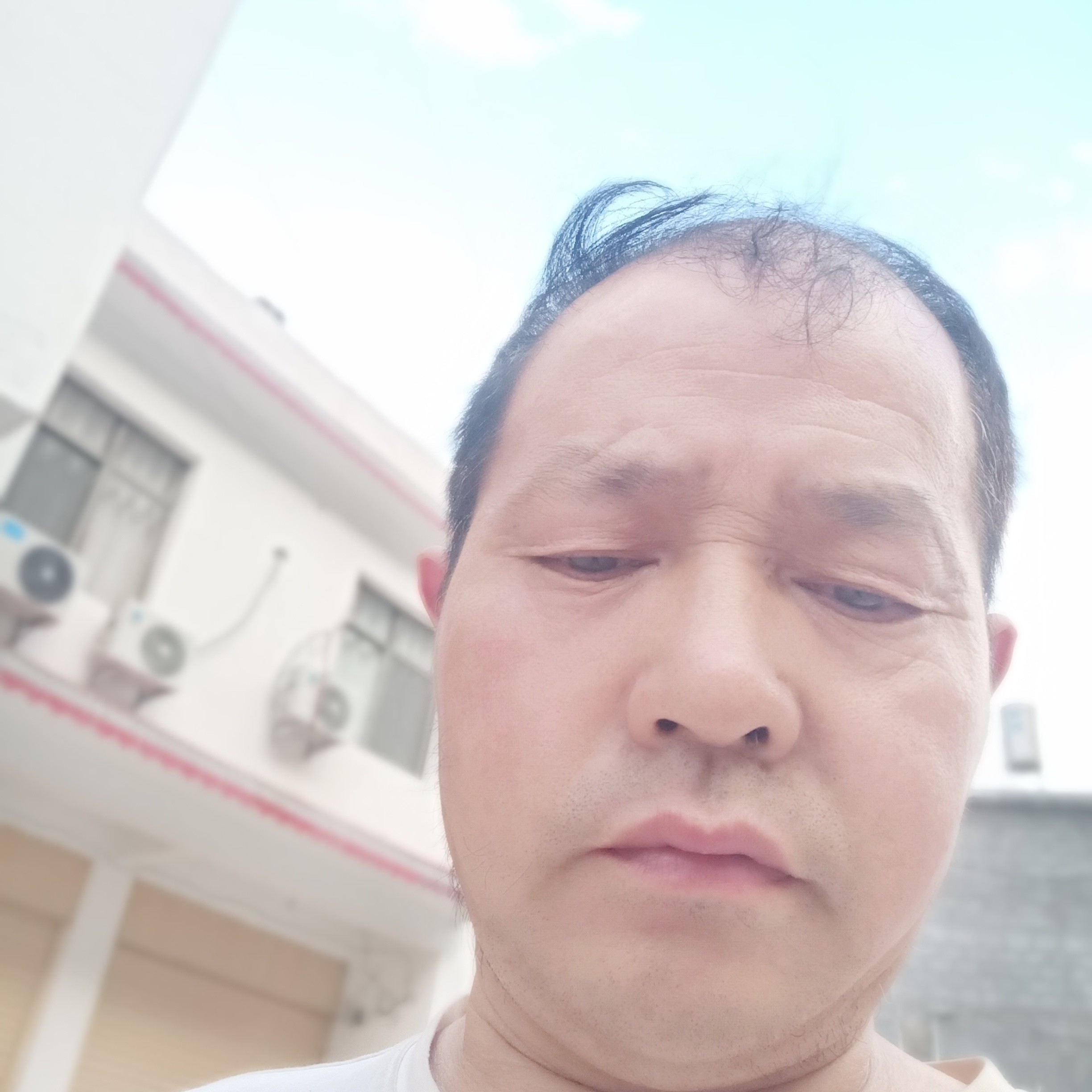 孤独蹙眉宝贝的照片