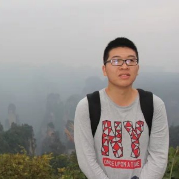 积极倾心尘宵的照片