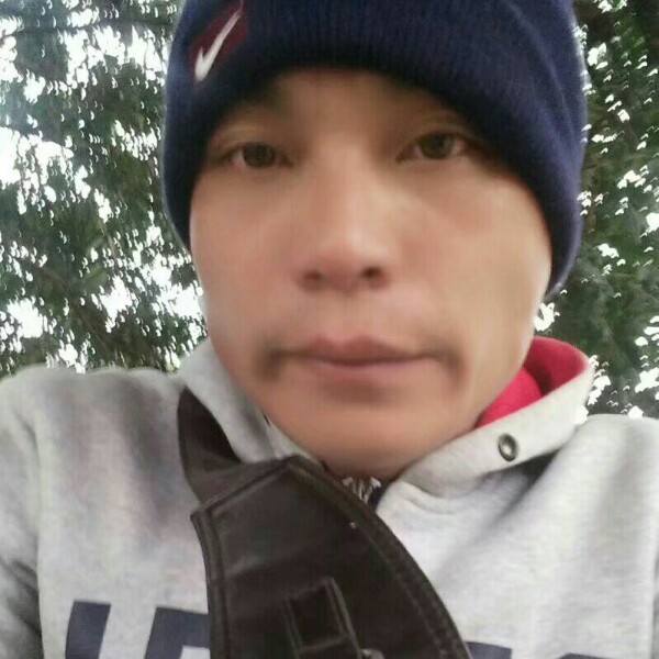 幸福还是少了一个的照片