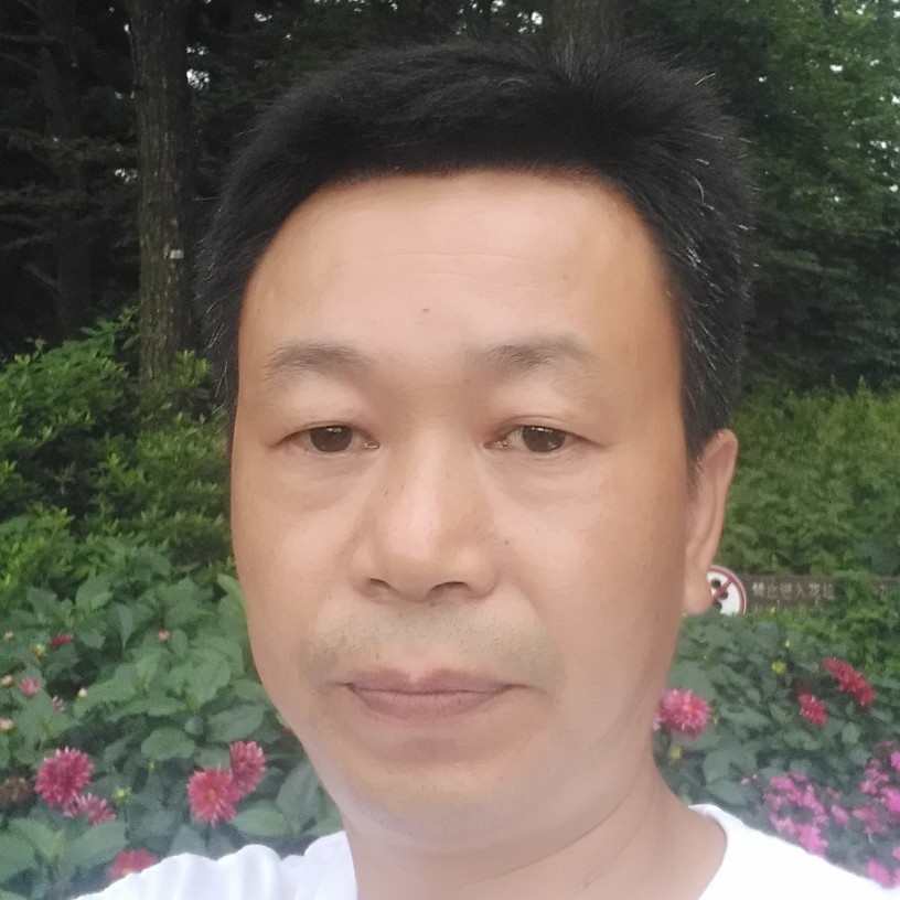 灼热踢口红的照片