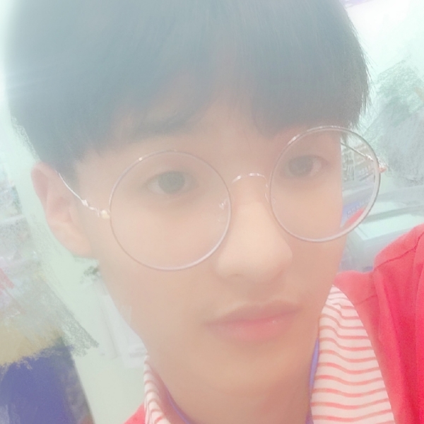 李通吃的照片