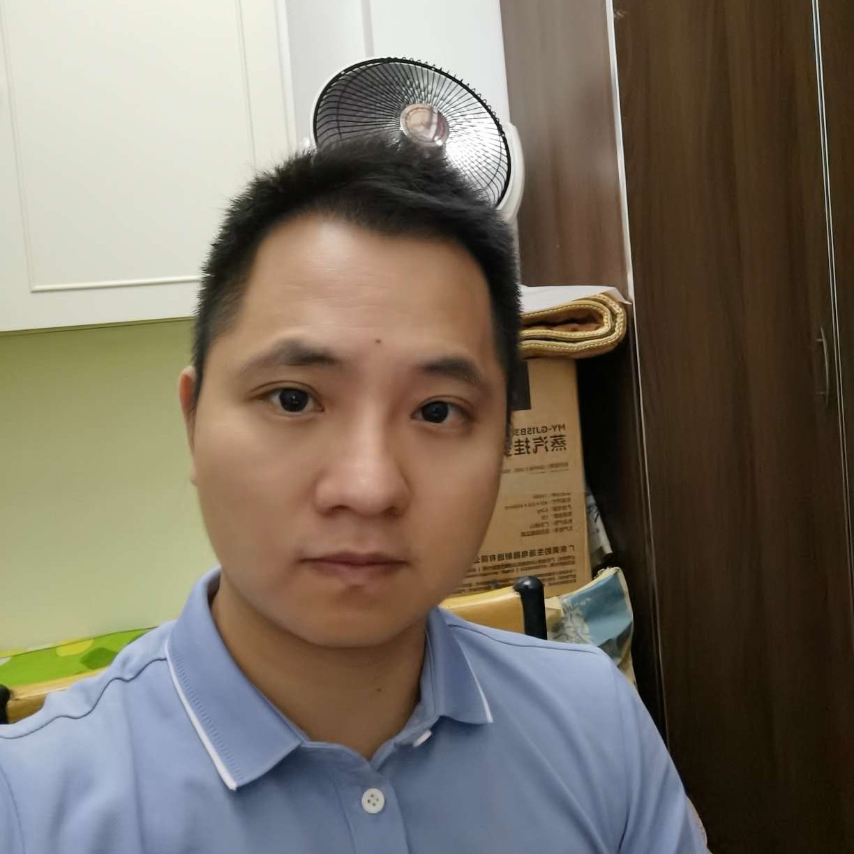 流影拿无情的照片