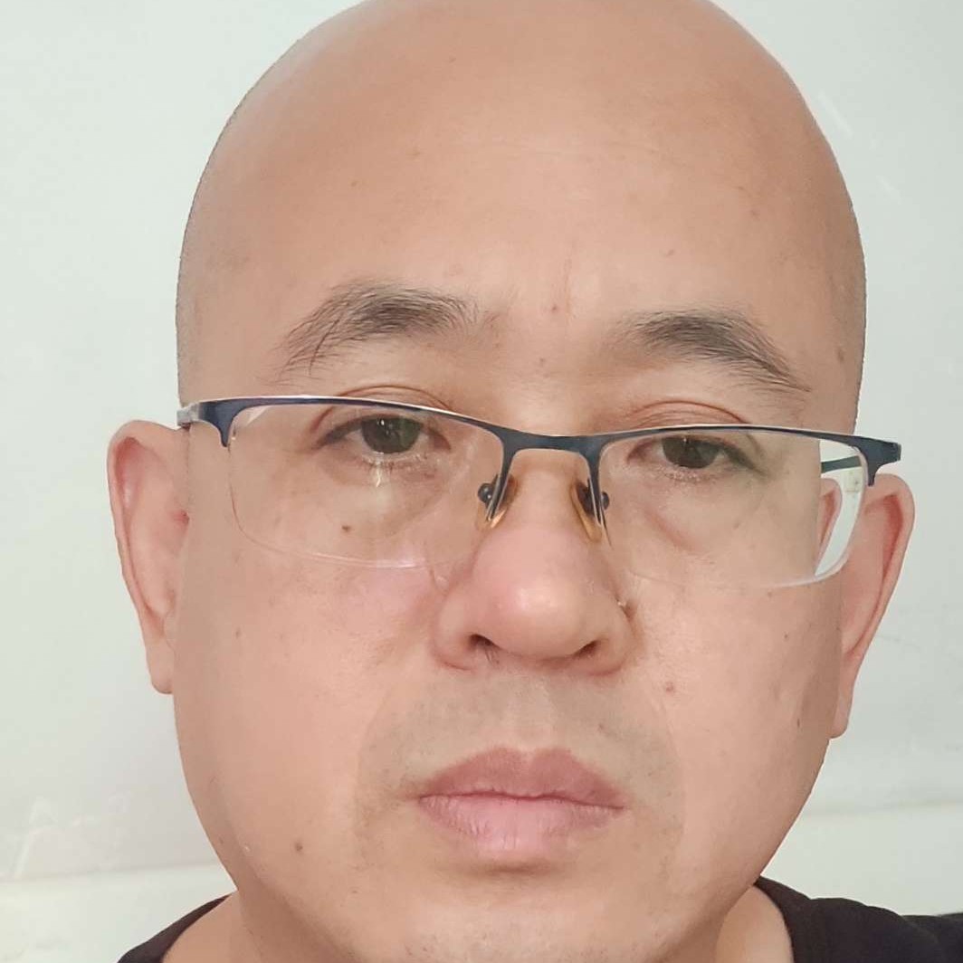小鸭子挽手慈祥的照片