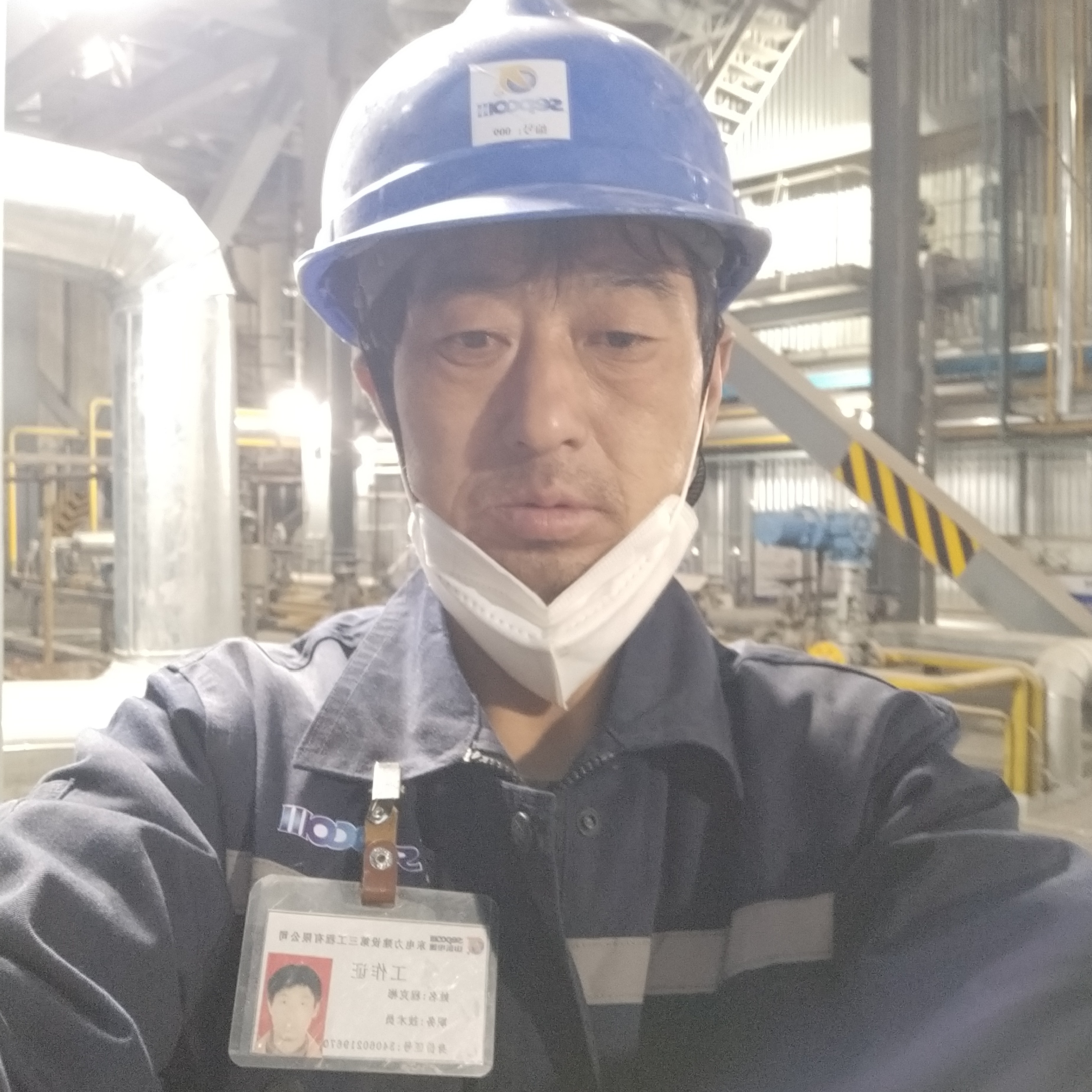 乐观回眸睫毛膏的照片