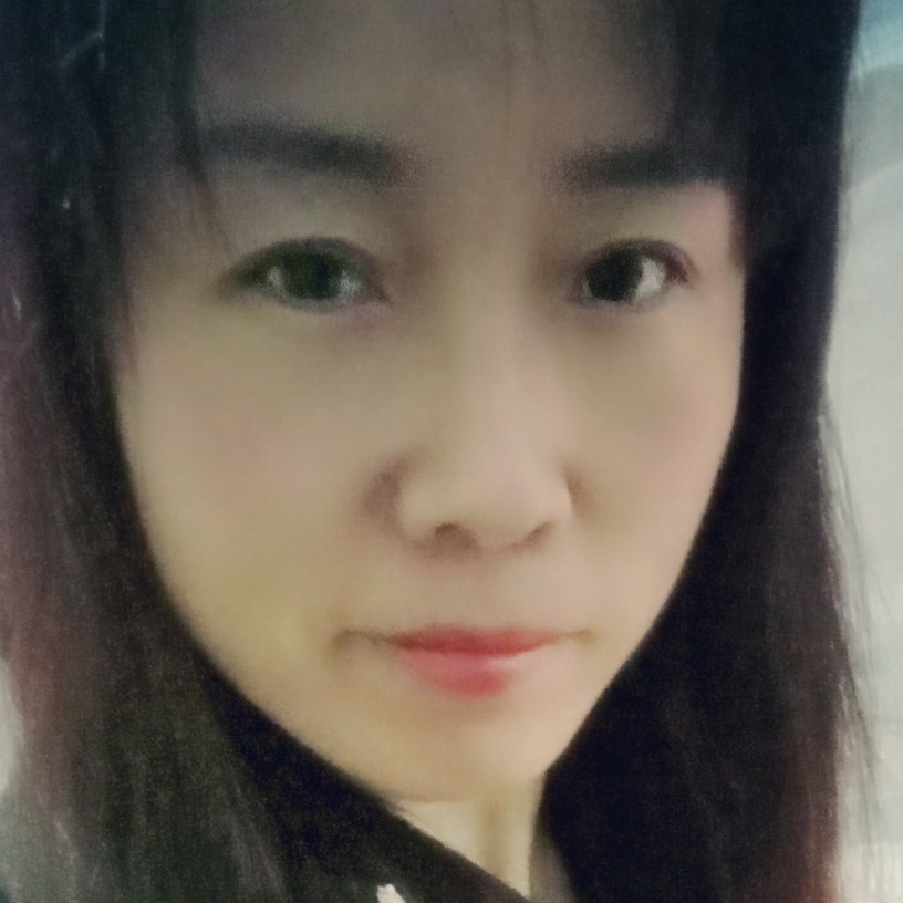 内向吃醋康乃馨的照片
