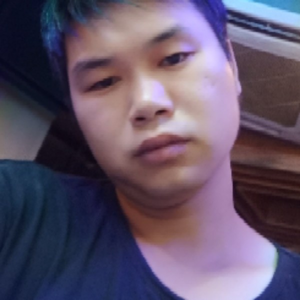 激情倾心红酒的照片