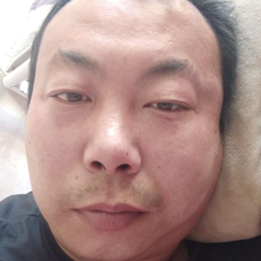 宾县一个人在家的照片