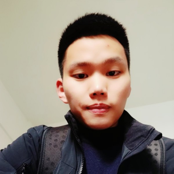 清秀回眸摩托的照片