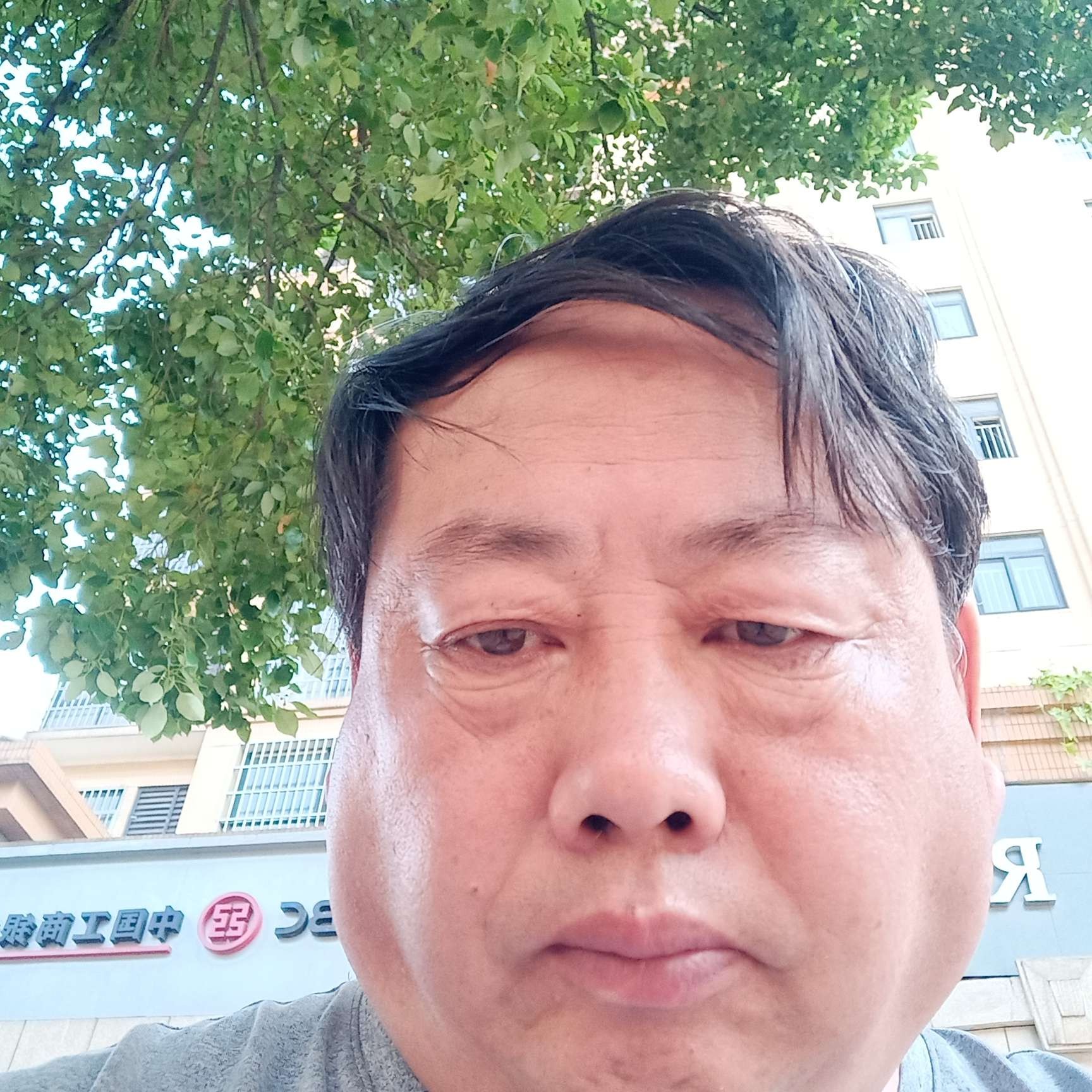 未来漫步无垠的照片