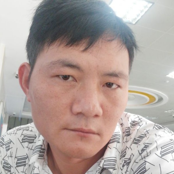累了靠我肩的照片