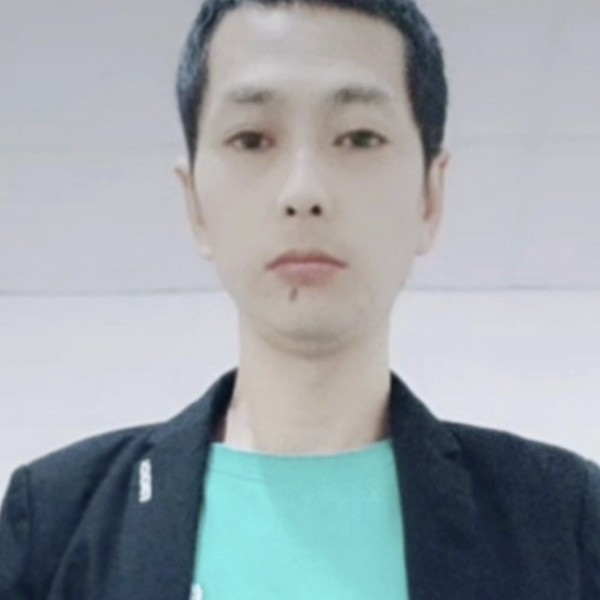 等待拿发箍的照片