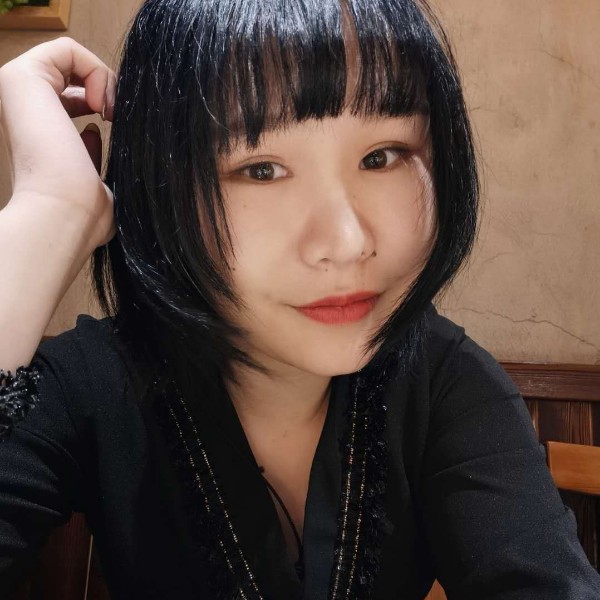 轻履孤远行的照片